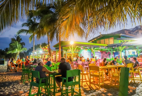 Barefoot Beach Bar